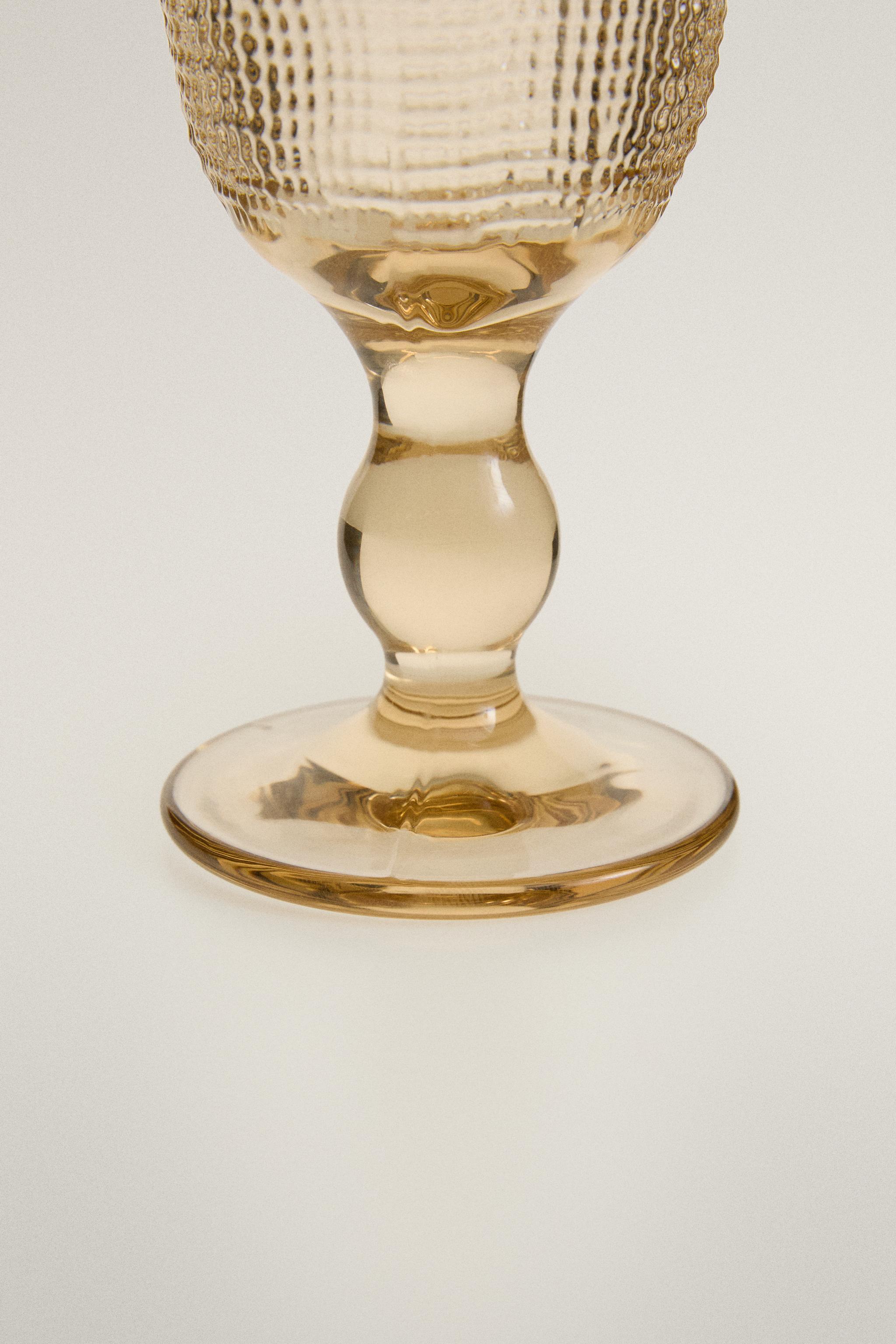 RAISED DESIGN GLASS
